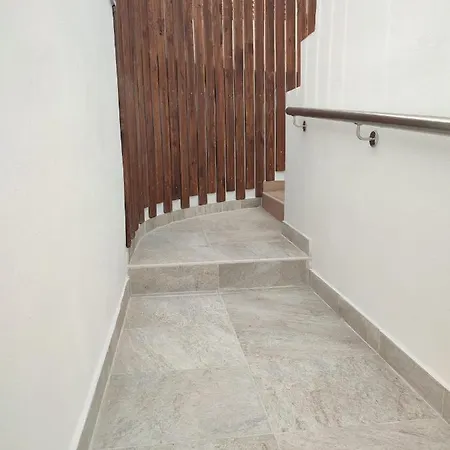 فيلة Villa Cusmano أذيخي